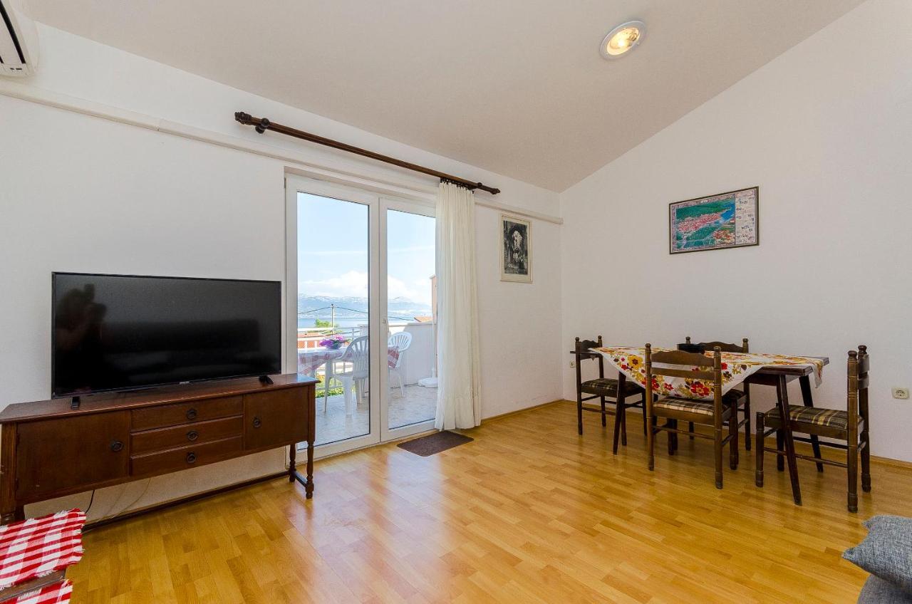 Apartments Milka Slatine Exterior photo